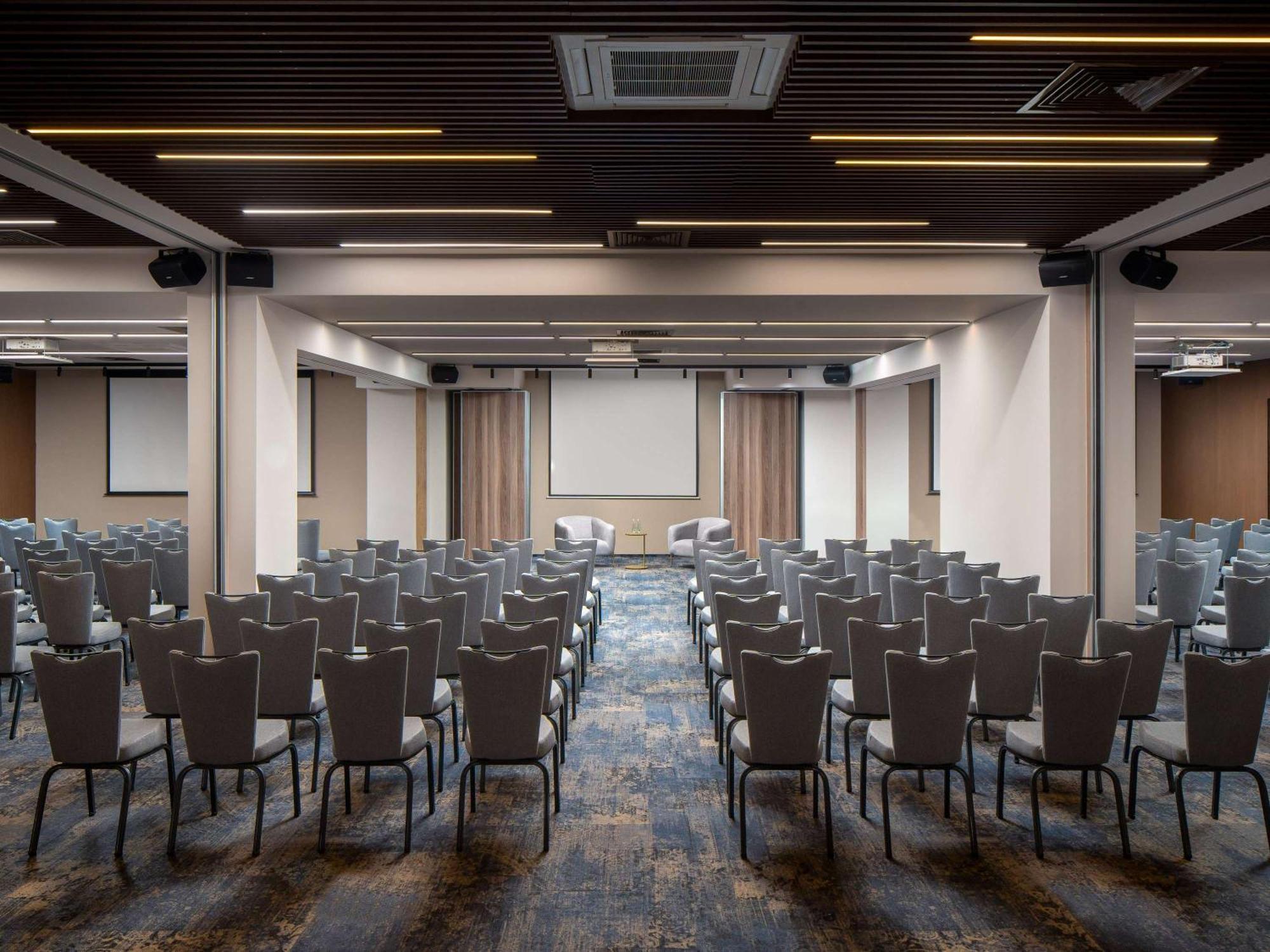 Mercure Conacul Cozieni Pasarea Exterior photo