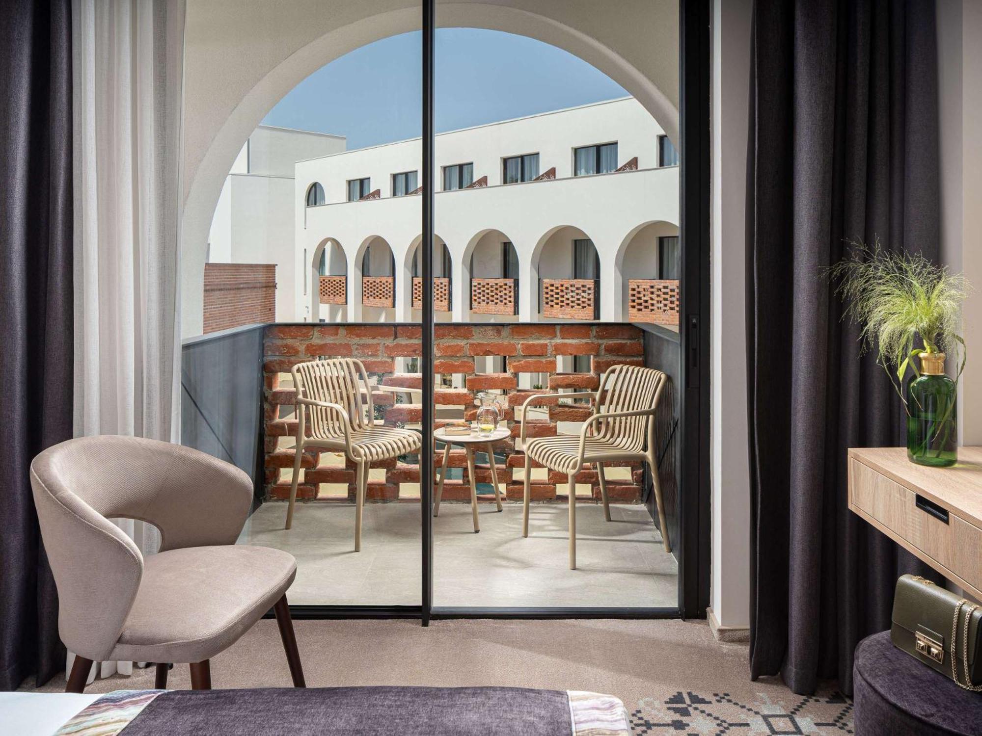 Mercure Conacul Cozieni Pasarea Exterior photo